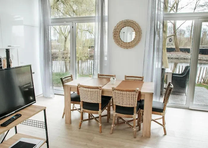 Trendy Chalet Aan Visvijver