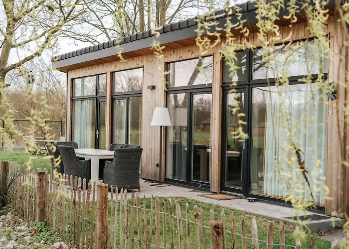 Trendy Chalet Aan Visvijver
